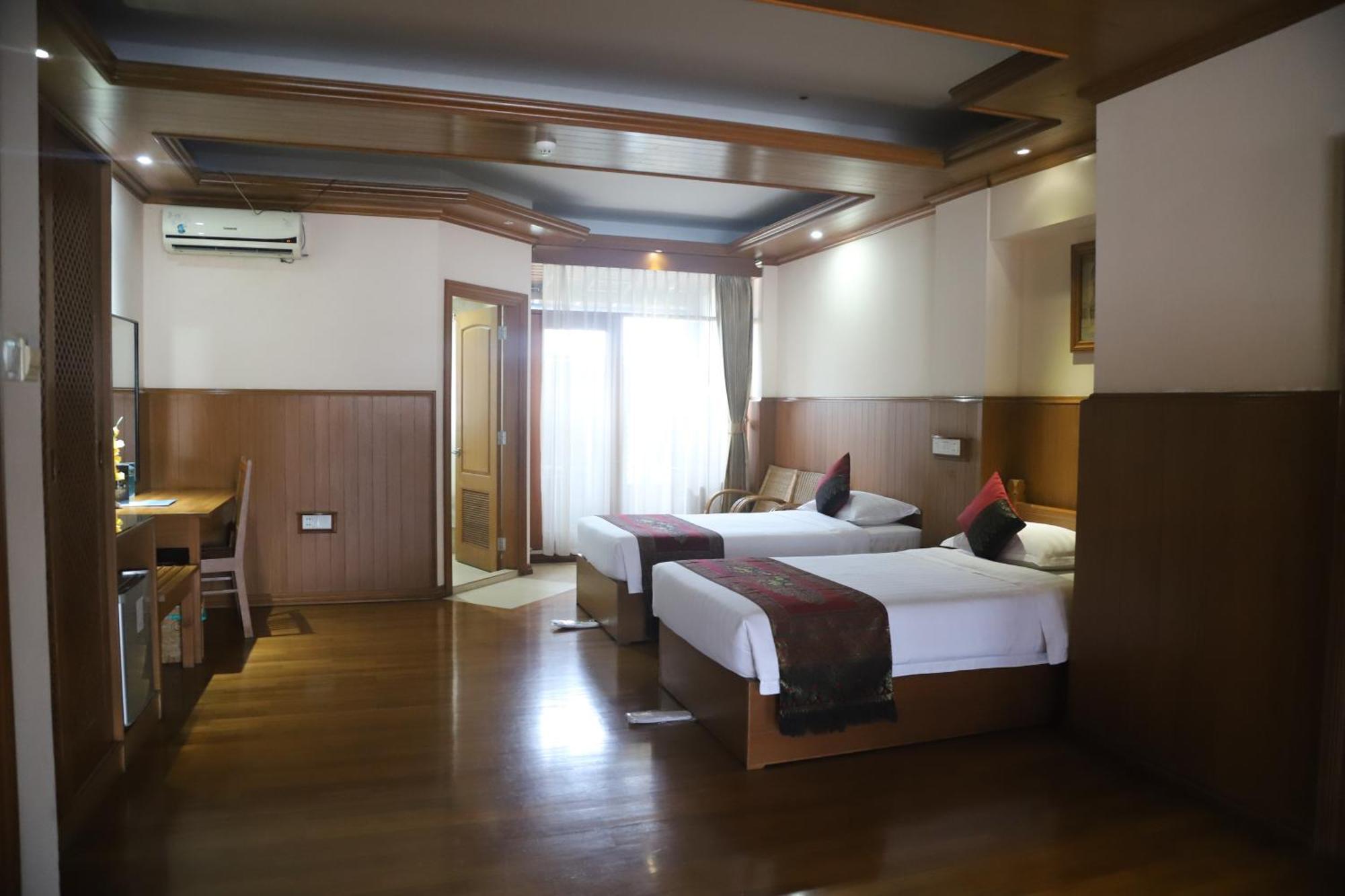 Hotel Sidney Yangon Extérieur photo