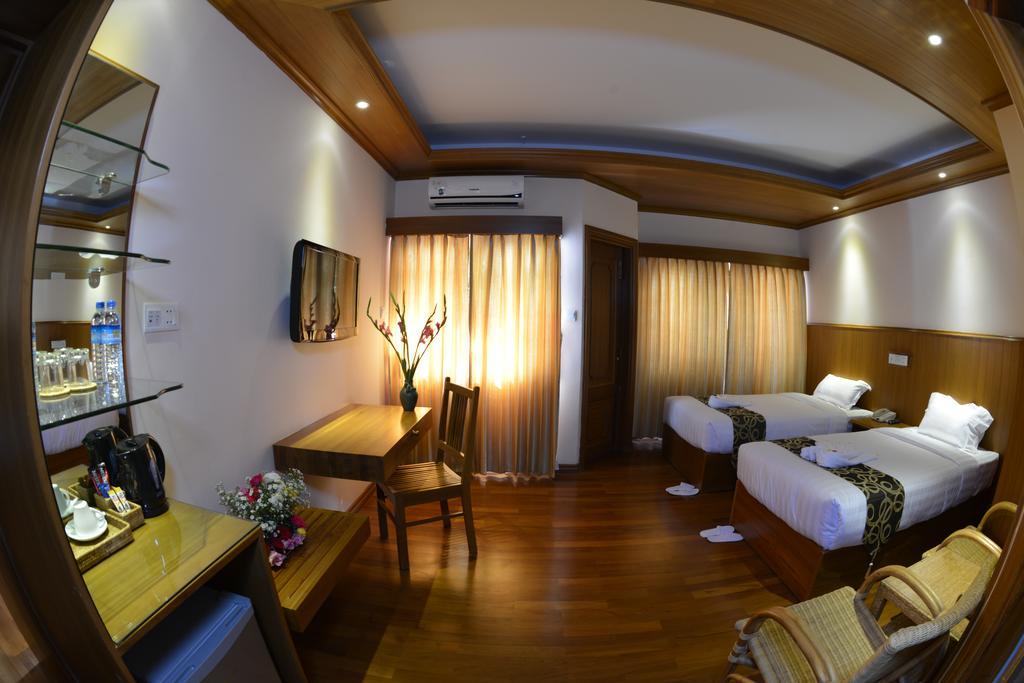Hotel Sidney Yangon Extérieur photo