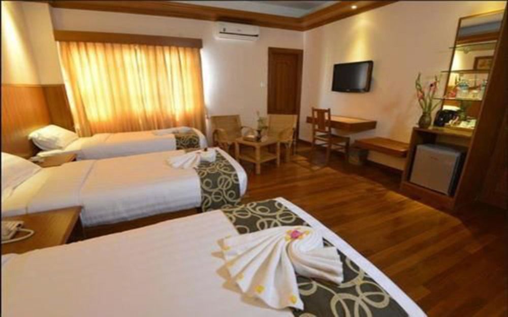 Hotel Sidney Yangon Extérieur photo